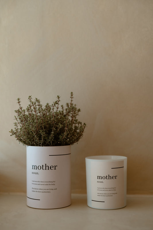 Anyák napi illatgyertya és fűszernövényke csomag - Mother noun